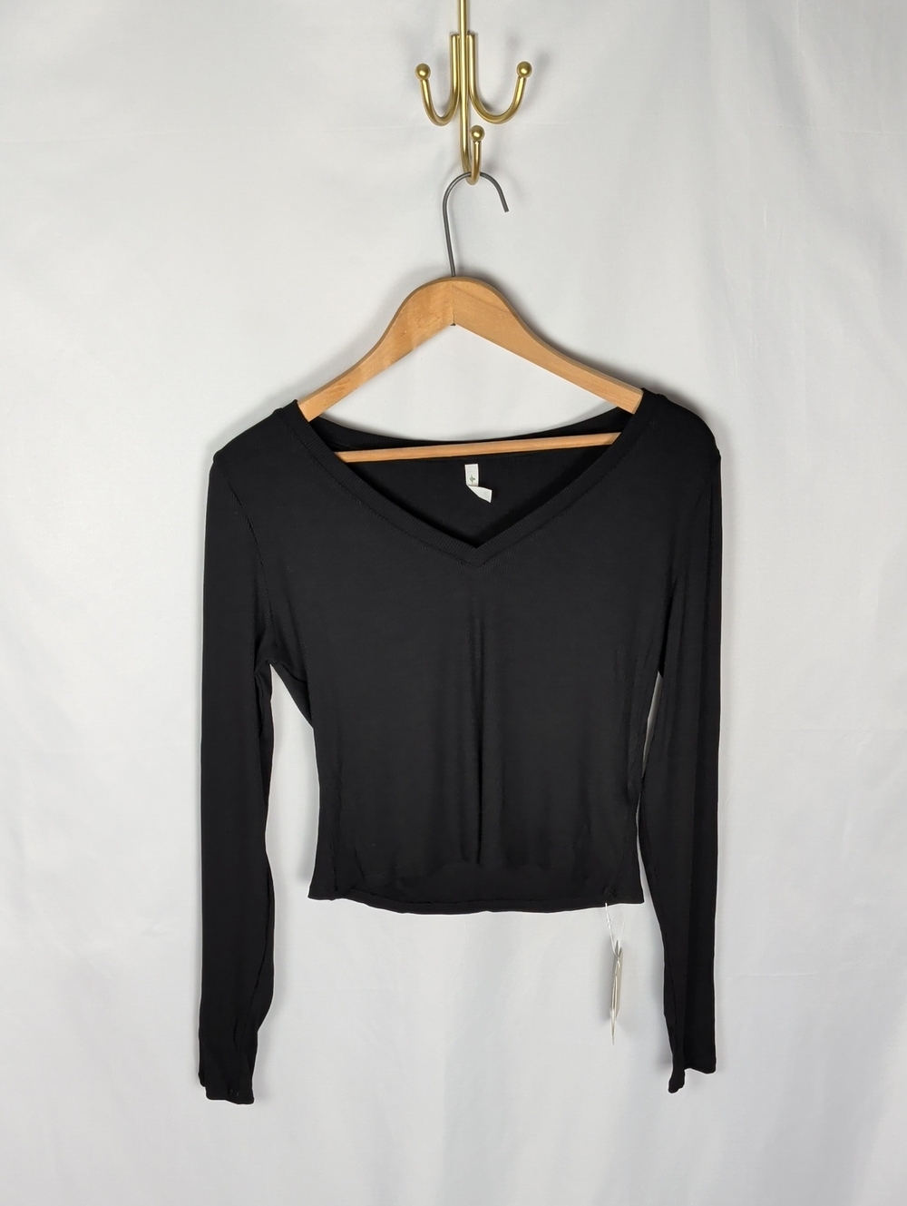 Halara Ribbed Knit V Neck Long Sleeve Cropped Work T-Shirt Size L